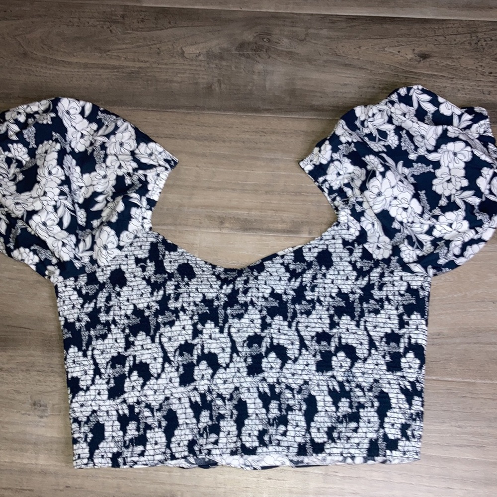 J. Crew Organic Cotton Puffed Sleeve Poplin Crop Top in magnolia floral Size L